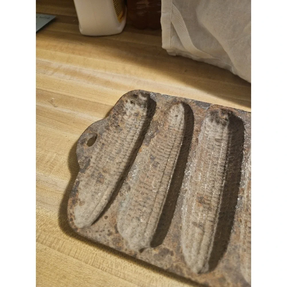 Vintage Cast Iron Corn Bread 7 Stick Pan Made In USA